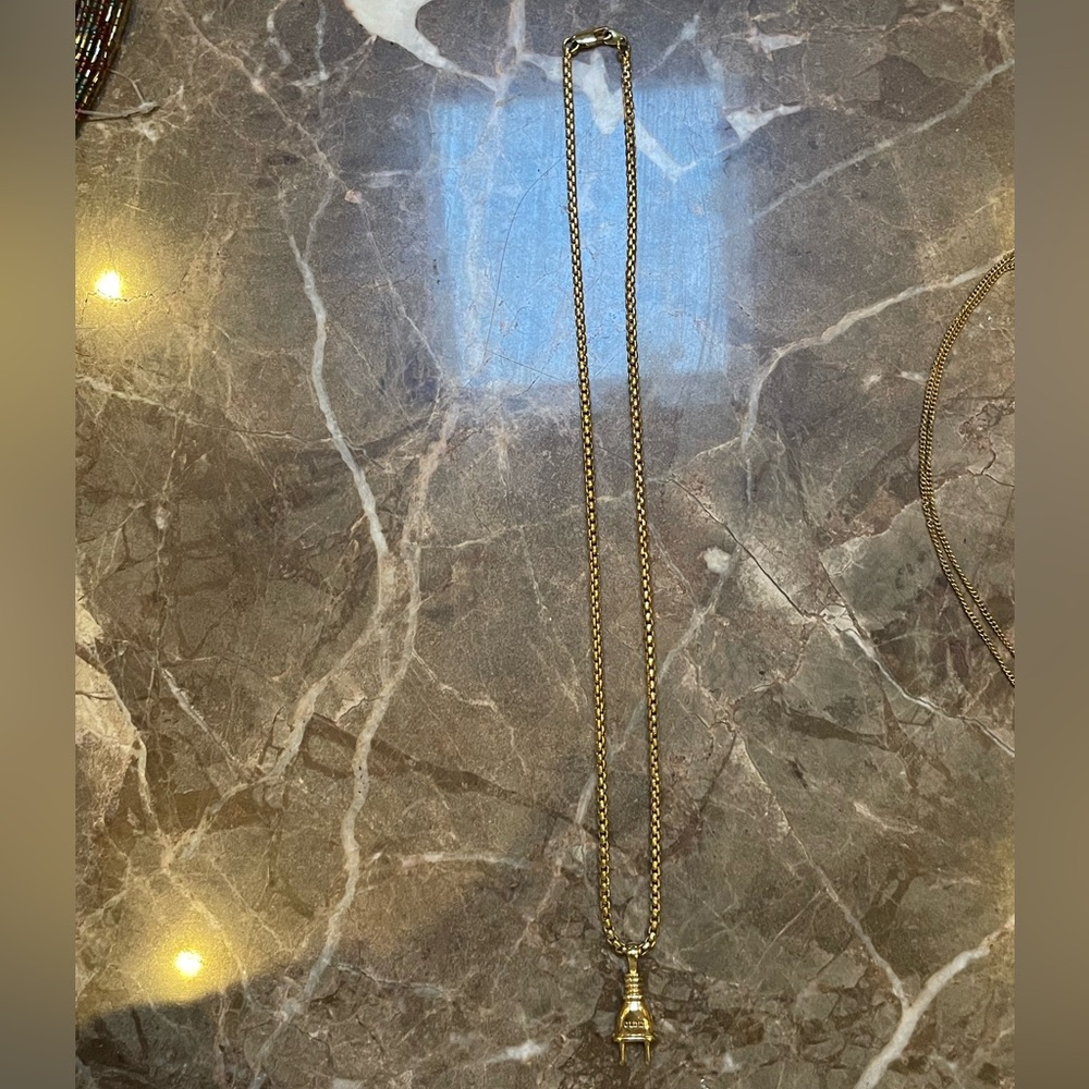 GLD SHOP PLUG PENDANT CHAIN